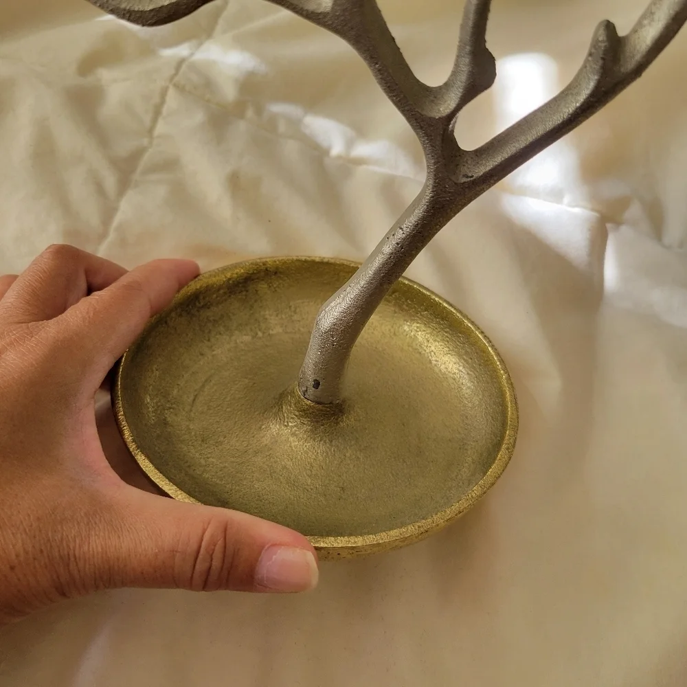 Boutique jewelry stand
